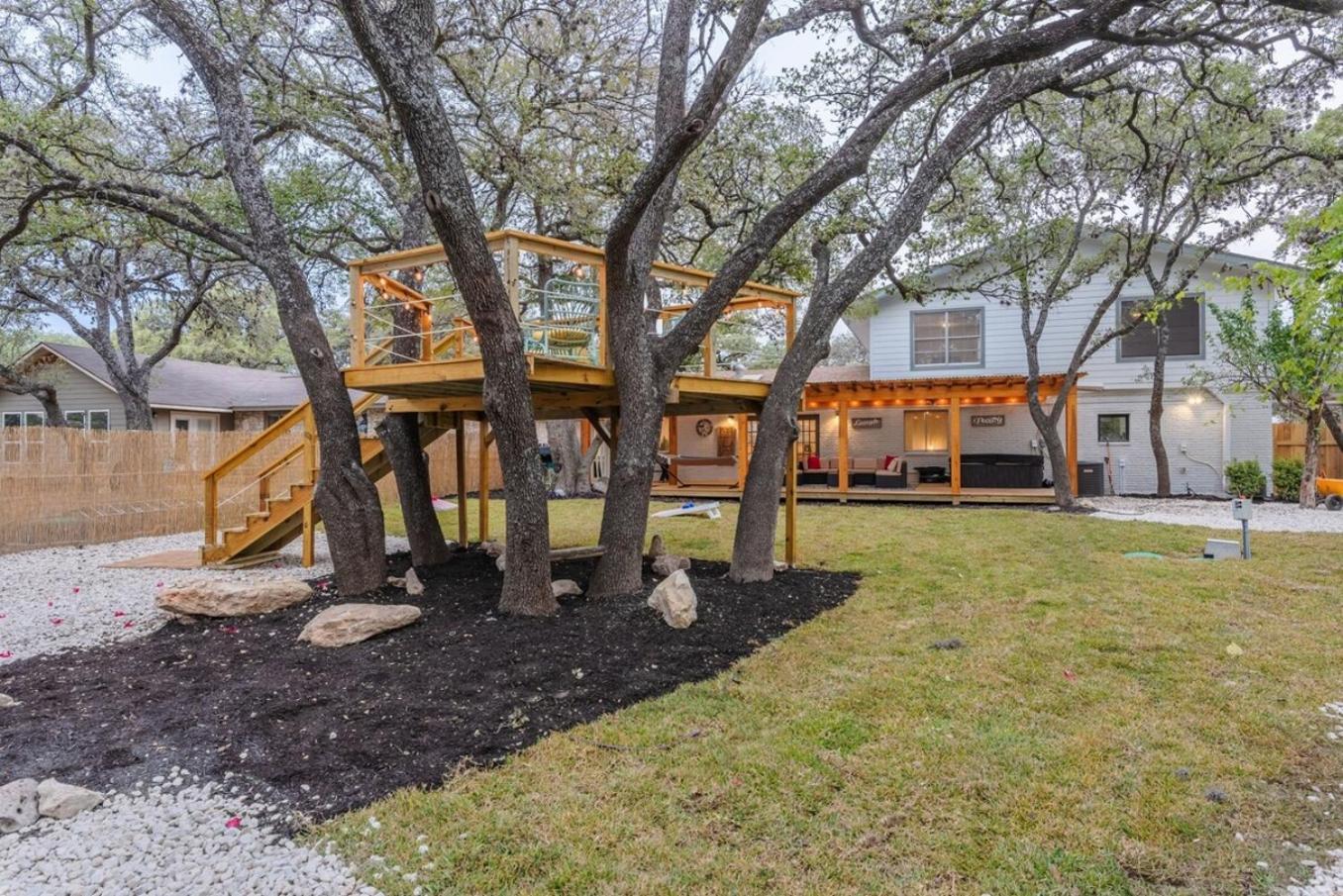 Luxurious Home With Hot Tub & Tree Deck By 6Flags San Antonio Exterior foto